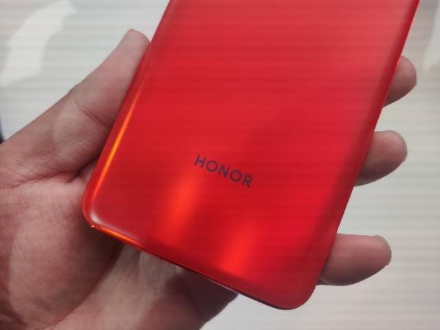 最便宜华为麒麟990诞生，4200mAh+5G全网通，再次成为用户宠儿