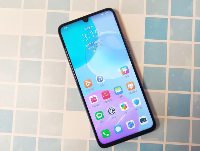 颜值实力样样都有！荣耀30青春版首发评测：5G时代的最强千元机