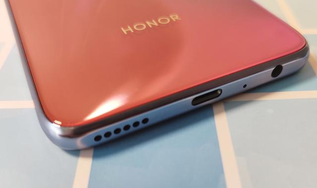 颜值实力样样都有！荣耀30青春版首发评测：5G时代的最强千元机