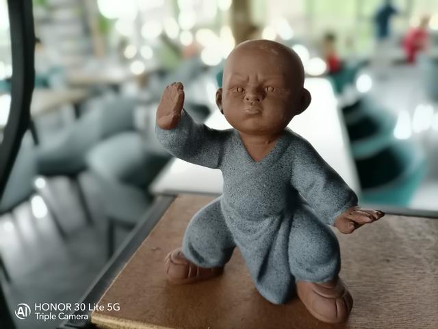 颜值实力样样都有！荣耀30青春版首发评测：5G时代的最强千元机