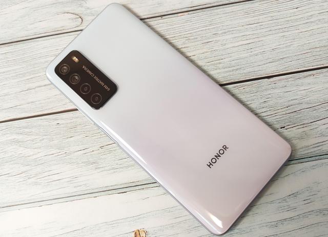 千元档5G真香机来了！荣耀Play4上手体验：聊聊它的优缺点