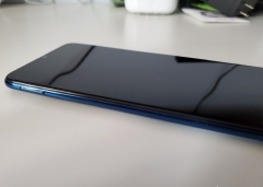 华为7.09寸大屏5G手机官宣，红米卢伟冰送上“嘲讽”祝福！