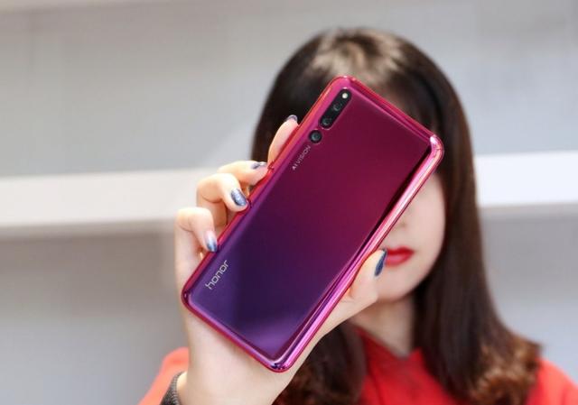 荣耀正式宣布V30等11款机型升级Magic UI 3.1，有你的手机吗？