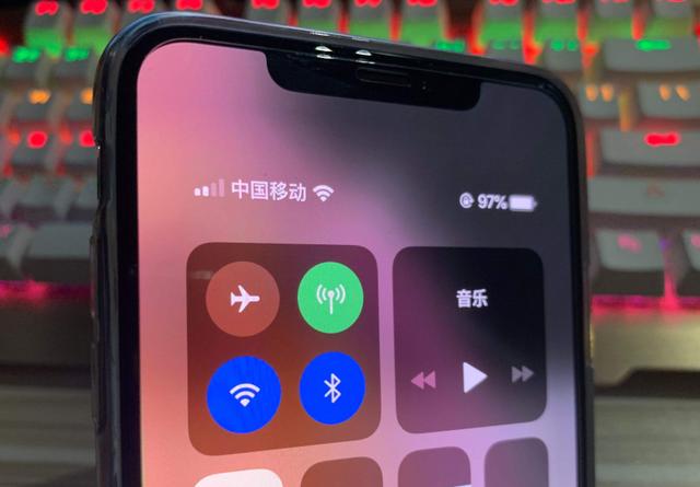 大降4300元，库克彻底妥协了，网友：不考虑iPhone 11了