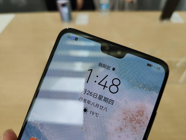 从4299降至3599，麒麟990+40W，网友：买早了