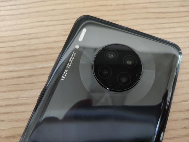 从4299降至3599，麒麟990+40W，网友：买早了