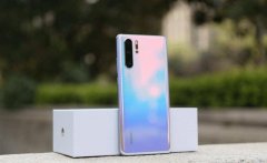 华为冲刺销量，价格缩水2100元，128GB+50倍远射+40W快充