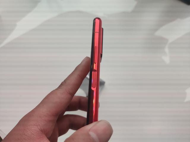 发布才三个多月，5G手机跌到2999，128GB+40W+巴龙5000！