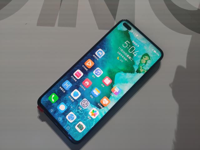 发布才三个多月，5G手机跌到2999，128GB+40W+巴龙5000！