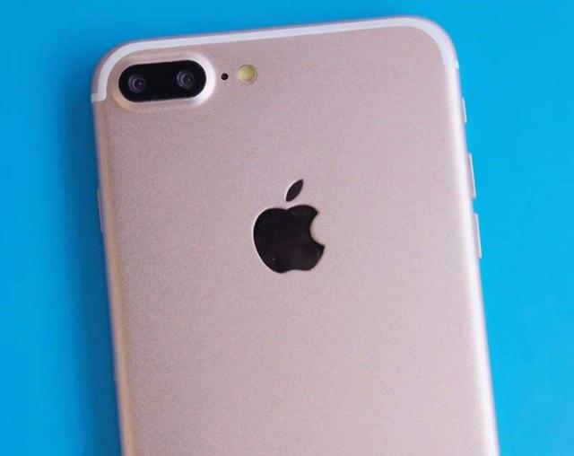 从7188跌至3499，最便宜大屏iPhone降临，iOS13+128GB