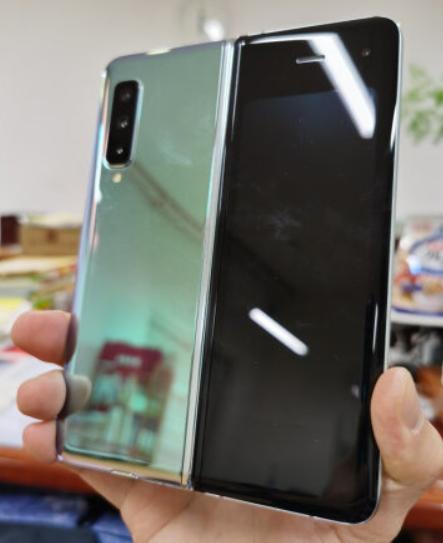三星Galaxy Fold：恭喜你了