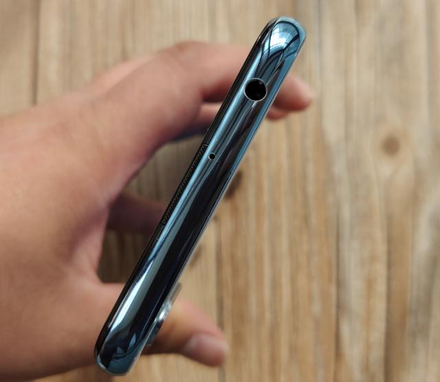 荣耀20青春版评测：颜值高拍照好 小仙女换机首选