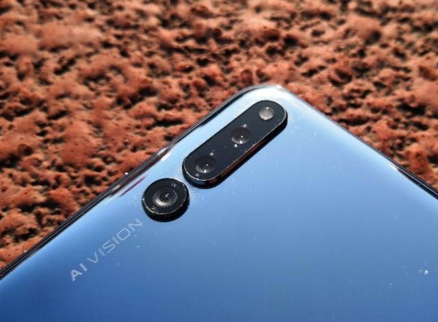 最值得买的麒麟980，8G+128G+40W仅2098，可惜有人不识货