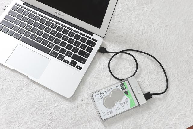 告别MacBook小容量时代，网友：中国技术让库克泪流满面