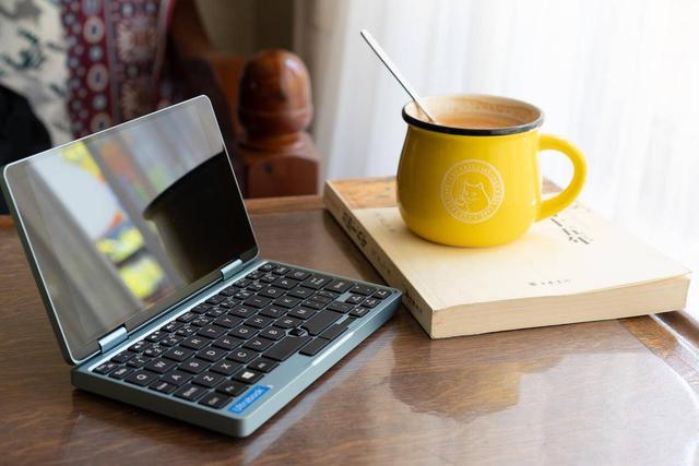 MacBook 遭遇大对手？厚重本迎来转机，还要苹果本作甚？