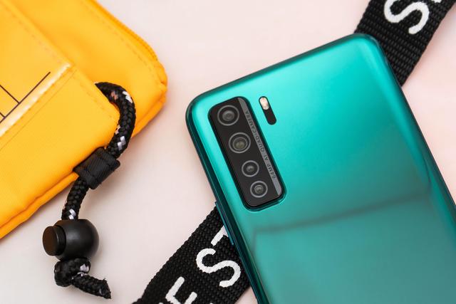 2K定位体验越级，华为nova7 SE这些技术创新令人印象深刻