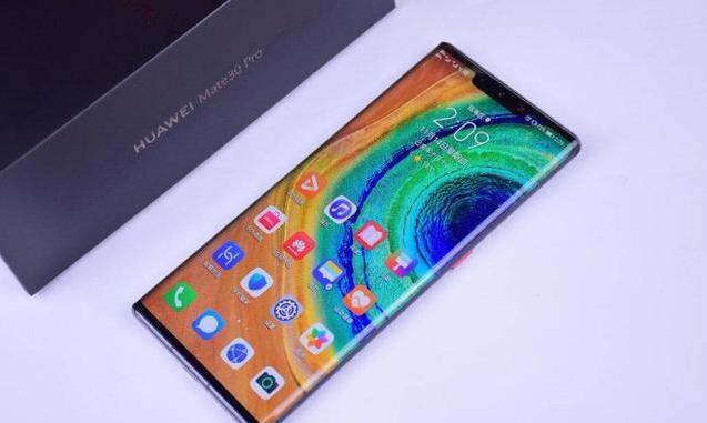 华为熬不住了？7月份这4款手机降至“新低价”，你买了哪款？