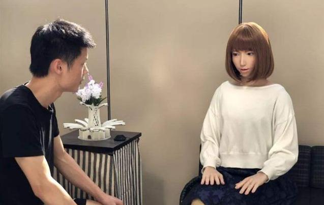 女性机器人不能生孩子，为什么还这么受欢迎？买家：人性化功能多