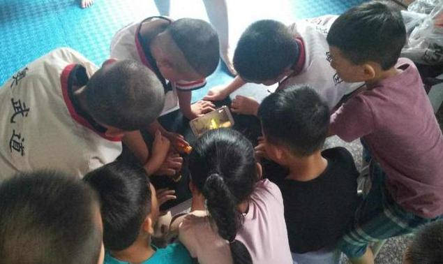 国家重拳出击！腾讯猝不及防，马化腾：为了下一代必须整改