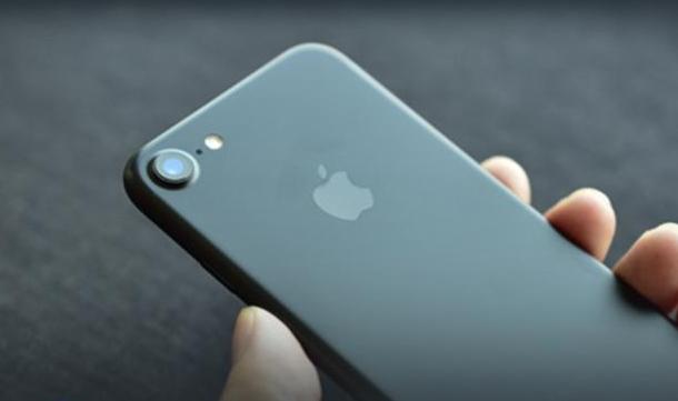 从6188跌至2799,最便宜iPhone诞生,网友:挺住!再坚持5个月!