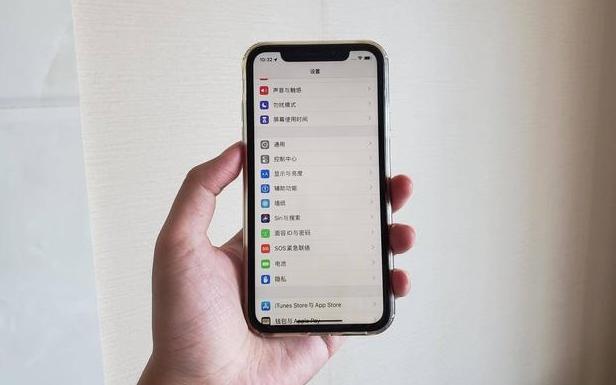 从6499跌至3899，iOS13+双卡双待，果粉：不等iPhone12了！