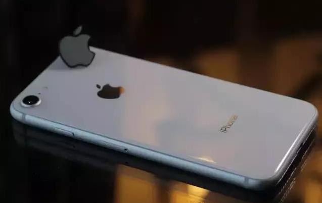 苹果中端市场放大招，这iPhone降至“小米价”，网友：没法爱了！