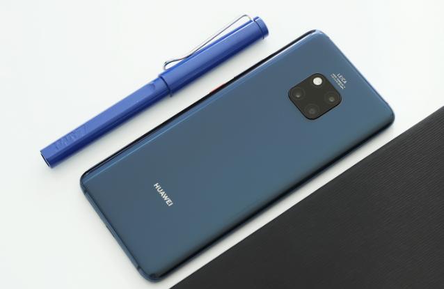 华为旗舰降价“大清仓”？128GB+徕卡三摄，网友：该不该买？