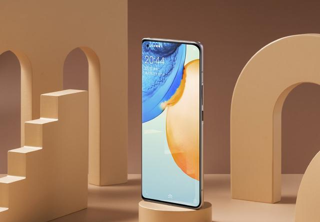 想买新机再等一等，8月有多部新机发布，两款超大杯配置给力