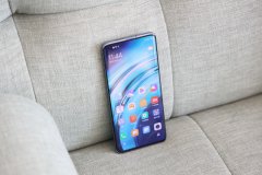  小米10 Pro用上这个配件才是完全体 可能会改变用户充电习惯