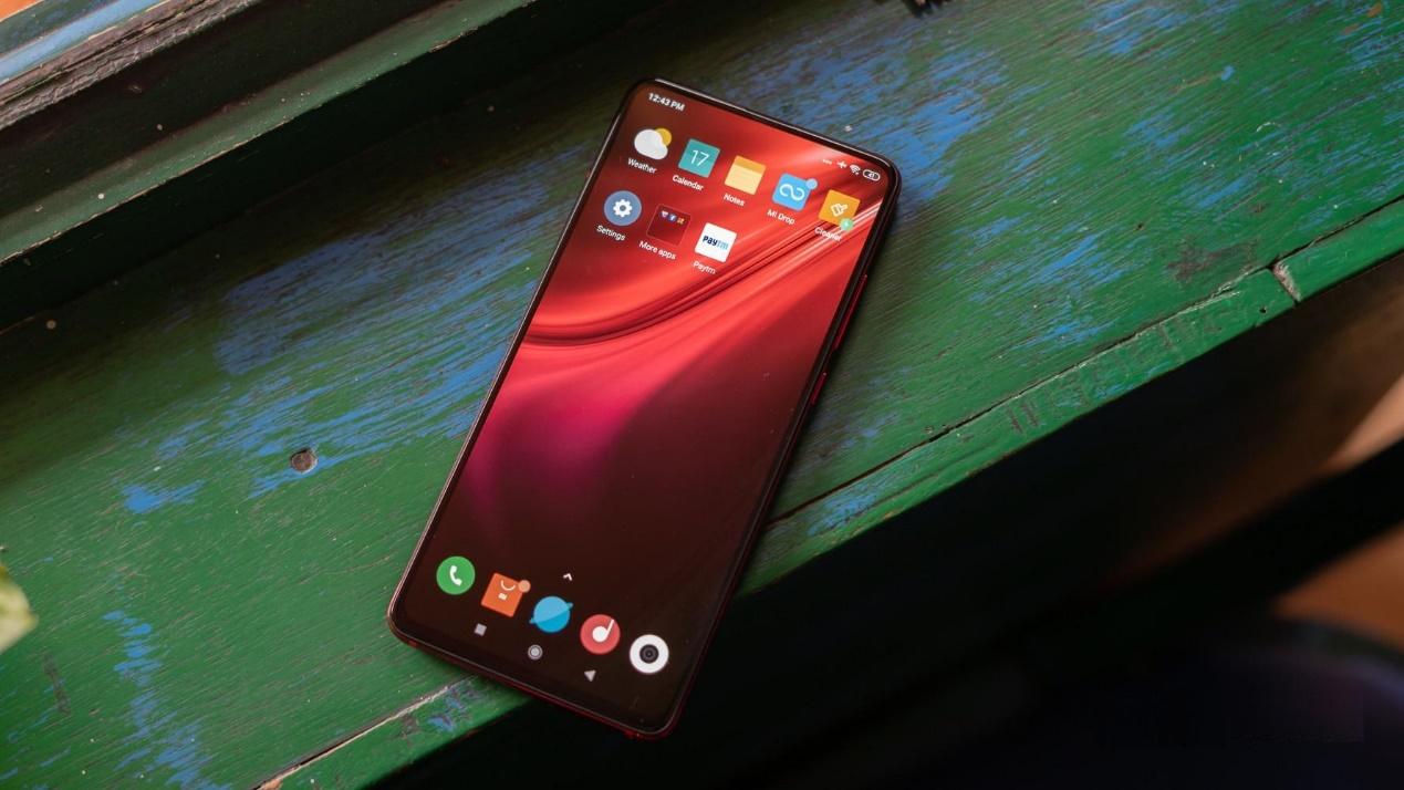 不止至尊纪念版!小米十周年演讲上,还有一款神秘机型