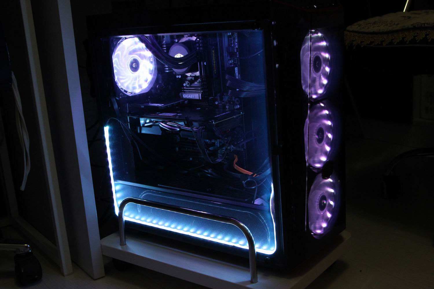 电脑机箱怎么选？只需三招就可辨别机箱好坏，让你不被商家坑