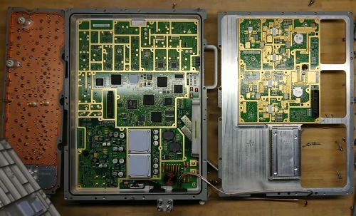 华为基站拆解曝光：PCB设计+高频走线，完美的像艺术品