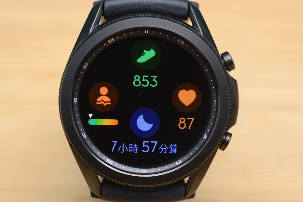 三星Galaxy Watch3开箱：旋转大表圈、屏幕依旧亮眼