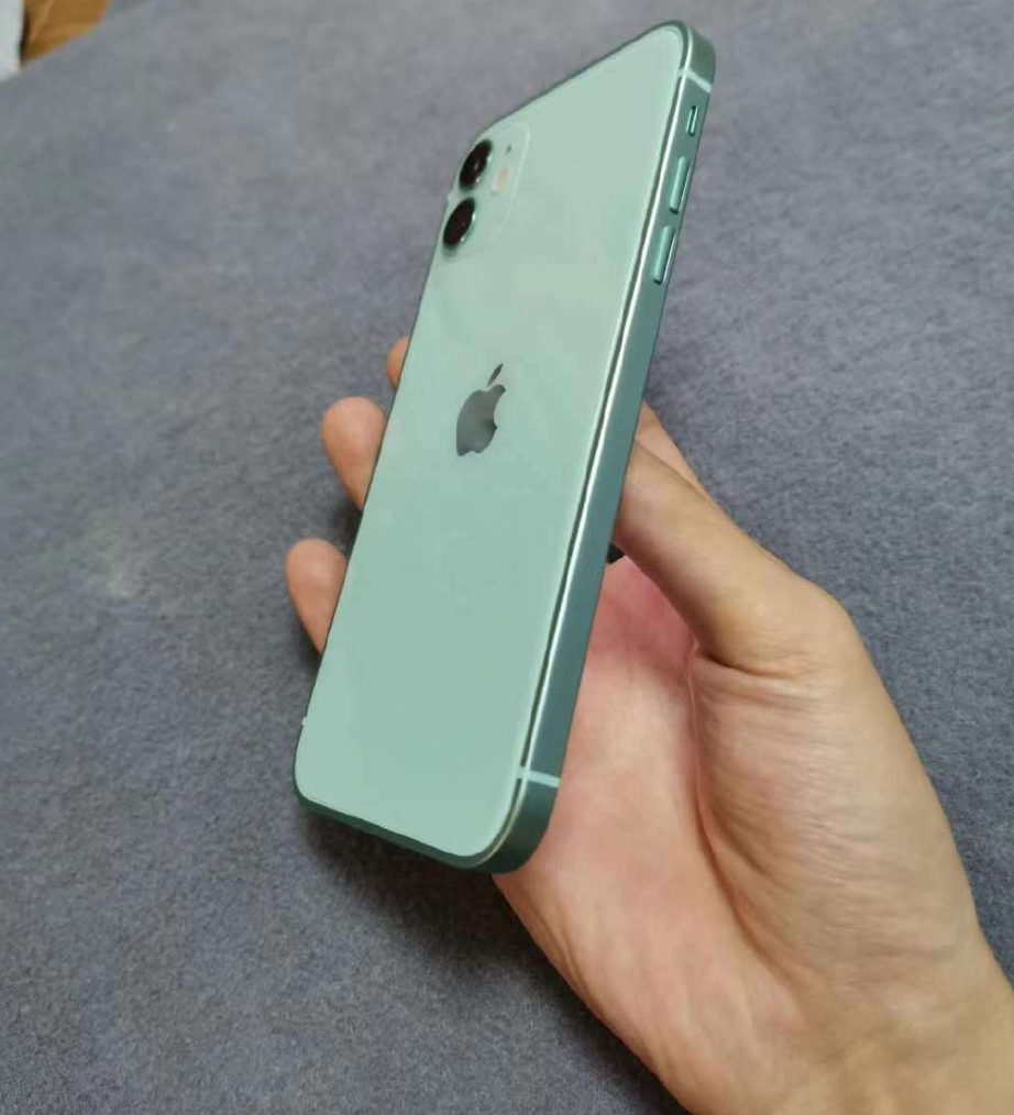 iPhone12真机曝光，价格4899起，正式打击国产高端机