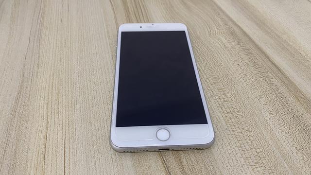 打算给媳妇买部iPhone12，她得知后反应让我有点失望