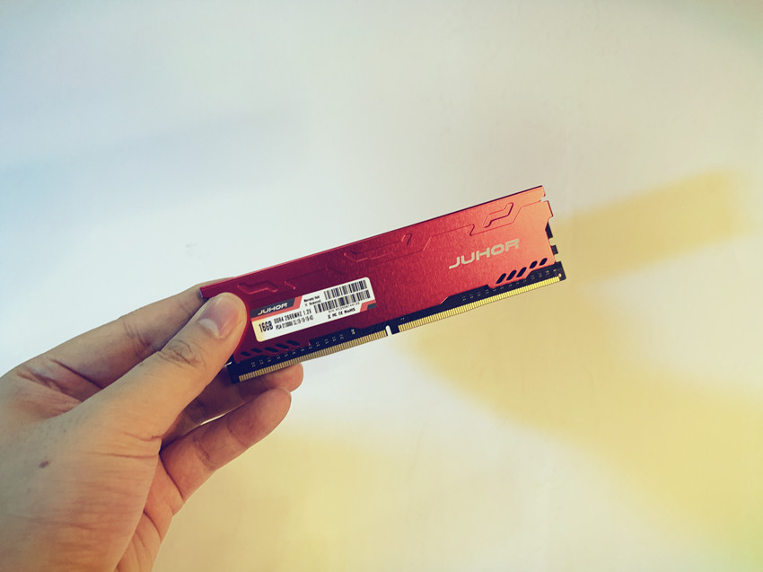 3000元装一台让朋友羡慕的电脑，炫酷外观下，也能很实用