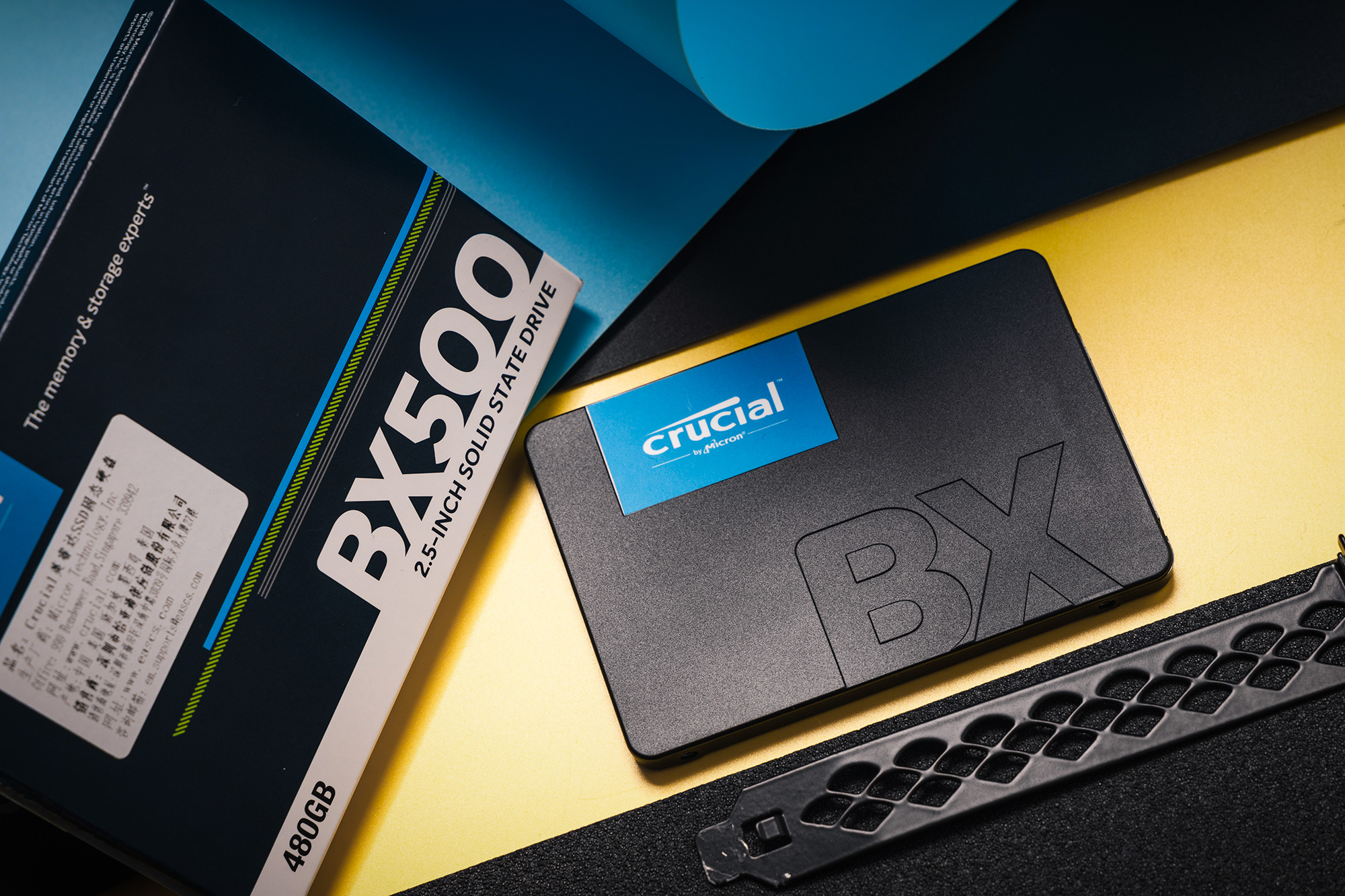 原厂就是自信，英睿达BX500 SSD帅照