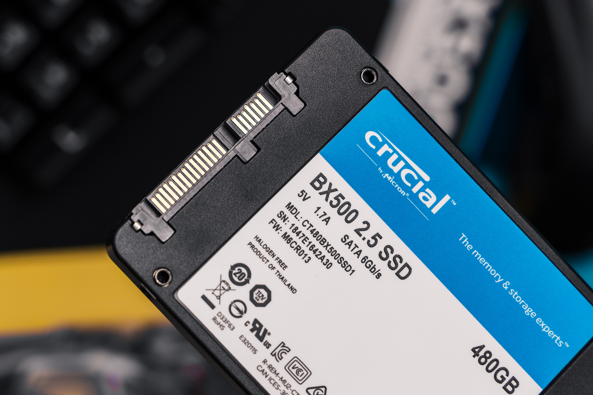 原厂就是自信，英睿达BX500 SSD帅照