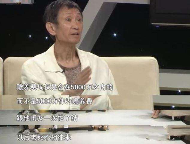 毛晓彤的黑夜往事：目睹男友出轨，被亲爸勒索5000万，但从未怂过