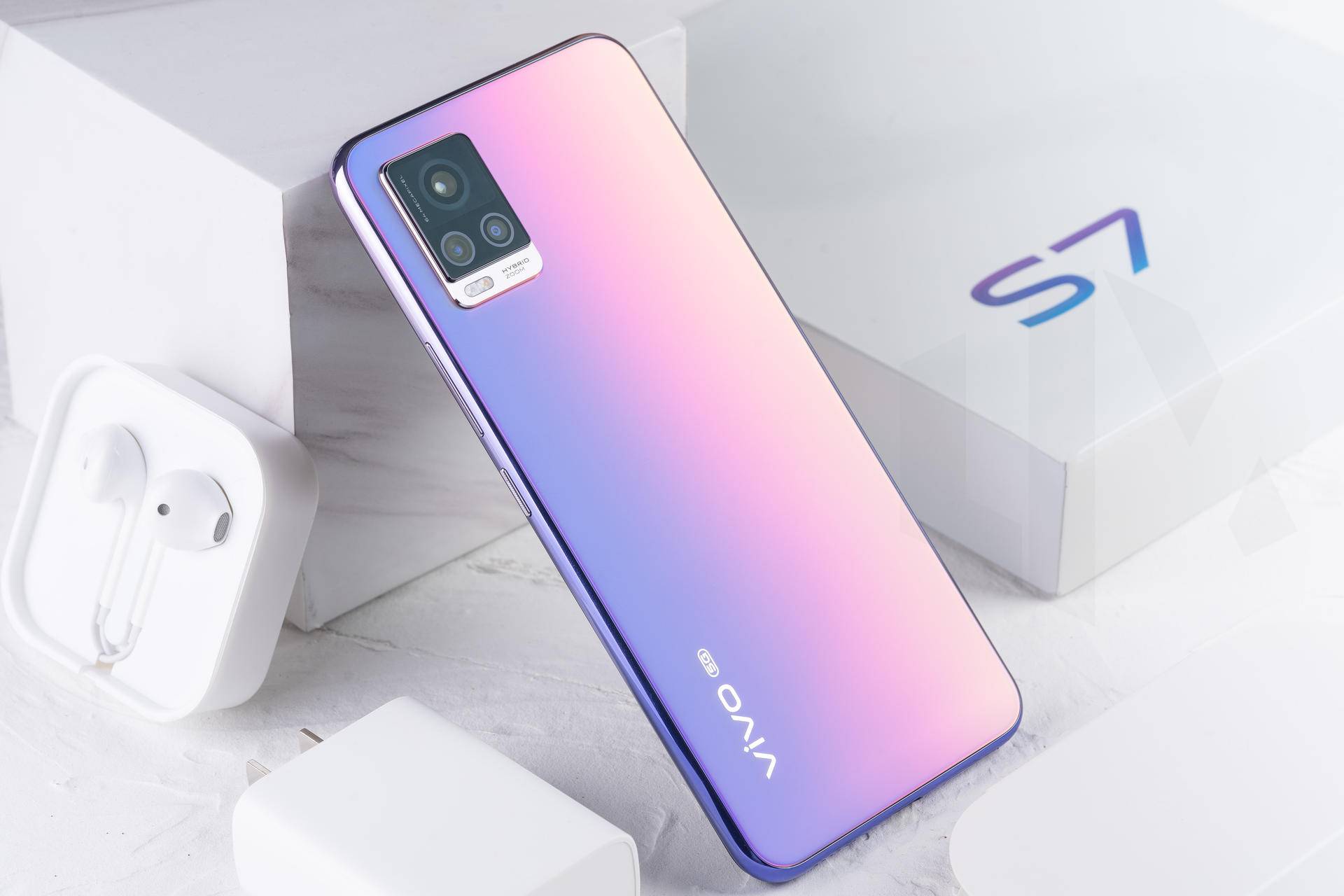 轻薄度和时尚感全面升级，vivo S7带来全新体验