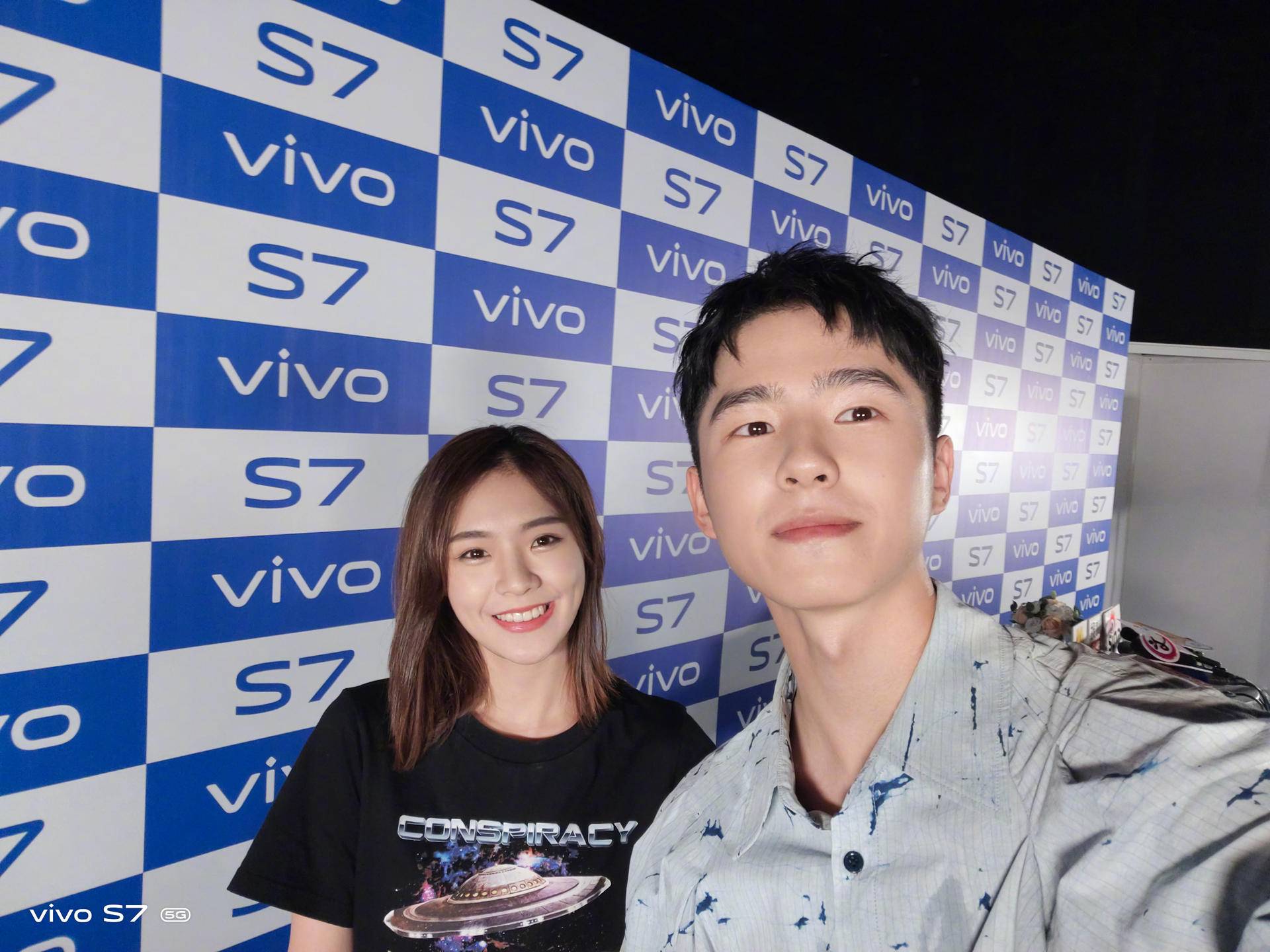 轻薄度和时尚感全面升级，vivo S7带来全新体验