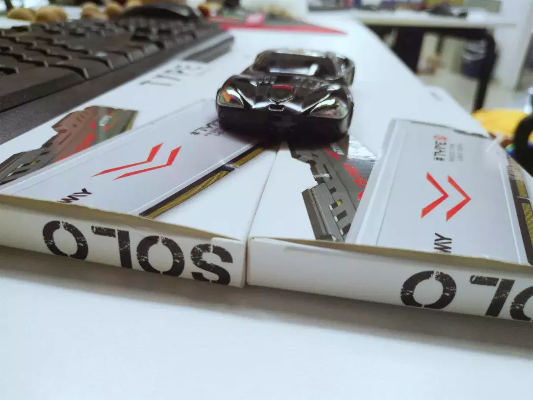 不同频率的DDR4内存条能组双通道吗？