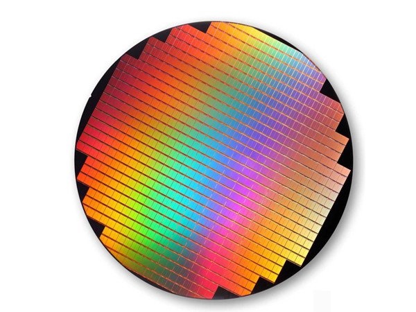 固态硬盘颗粒原片白片和黑片的区别