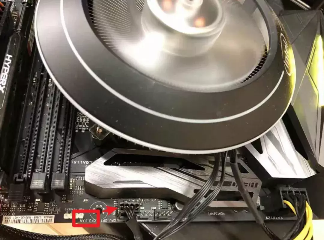 电脑开机黑屏显示CPU Fan Error，这么做有用！