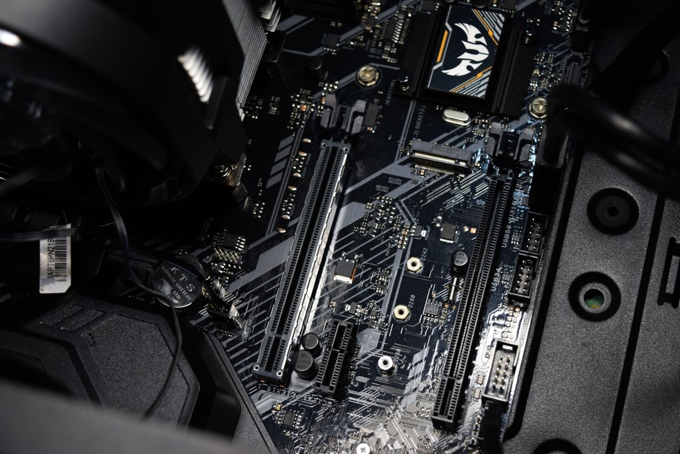 差异有多少？M.2 NVME SSD转PCI-E 转接卡VS原生M.2插槽