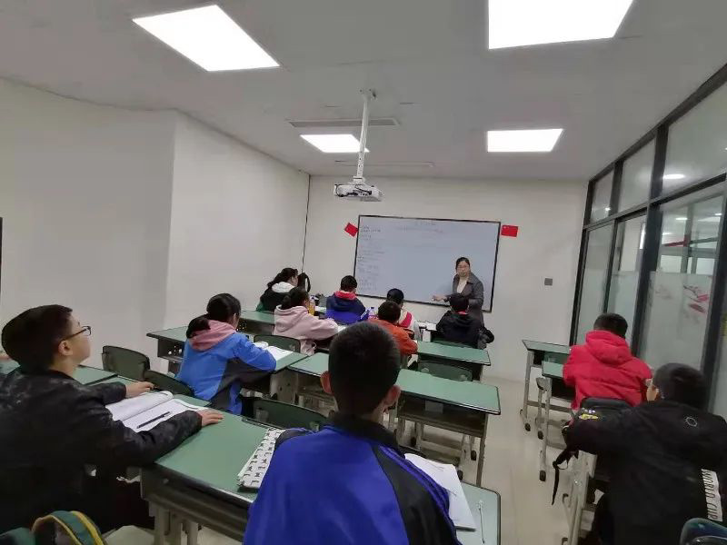 传统课外辅导班被在线教育“害惨”了吗