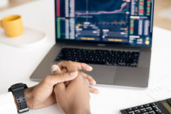 淘宝网页版怎么和卖家聊天？旺旺网页版有何功能？