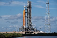 虽受飓风“尼科尔”侵扰 但 NASA 的探月任务 Artemis I 仍按期本周发射!