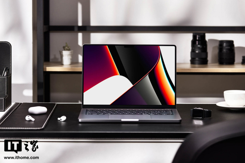 Gurman:苹果计划将 MicroLED 在 Apple Watch Ultra 后扩展至 iPhone、iPad 和 Mac 产品中